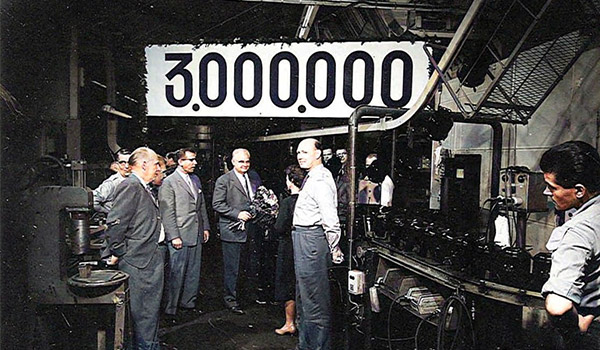 Compressor no. 3,000,000 leaves the factory in 1960